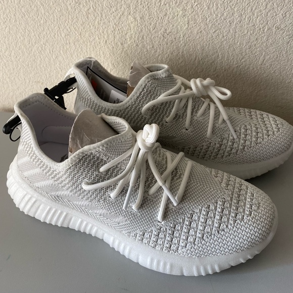 NWT Women’s Athletic Memory Foam Lightweight- White Large - Picture 2 of 7